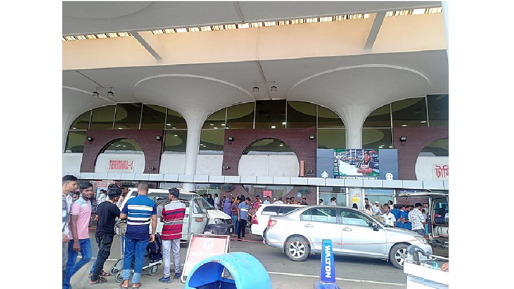 Middle East airspace disruption strands passengers at Dhaka airport
